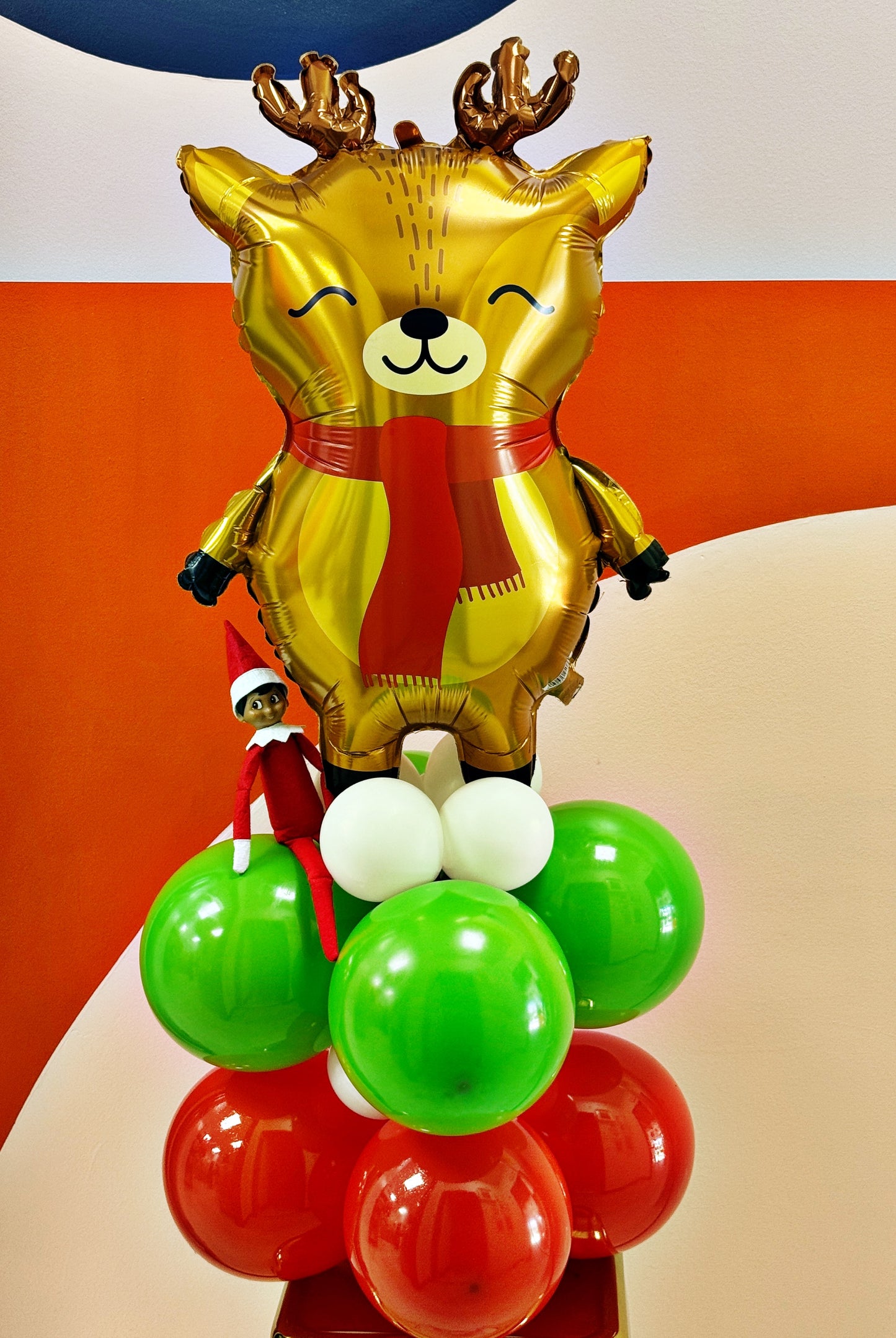 Elf on the Shelf Balloon Tower - (Pre-Order)
