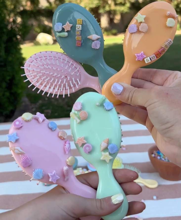 Summer Brushes for the Beach June 10, 11-12pm