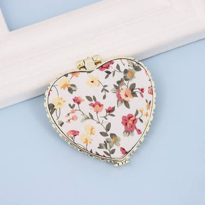 Compact Floral Handheld (Off White)